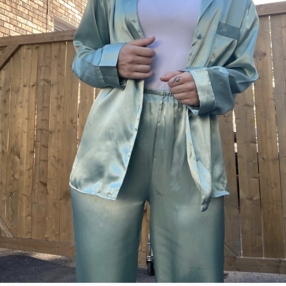 Vintage 2-Piece Pistachio Green Satin Set